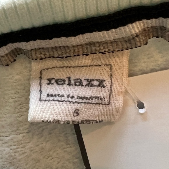 🍒🍒🍒 Cherry Print Light Green Sweatshirt - Picture 2 of 7